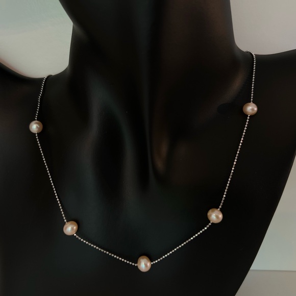 18k Jewelry - 18K White Gold Chain With Light Pink Freshwater Pearls Necklace